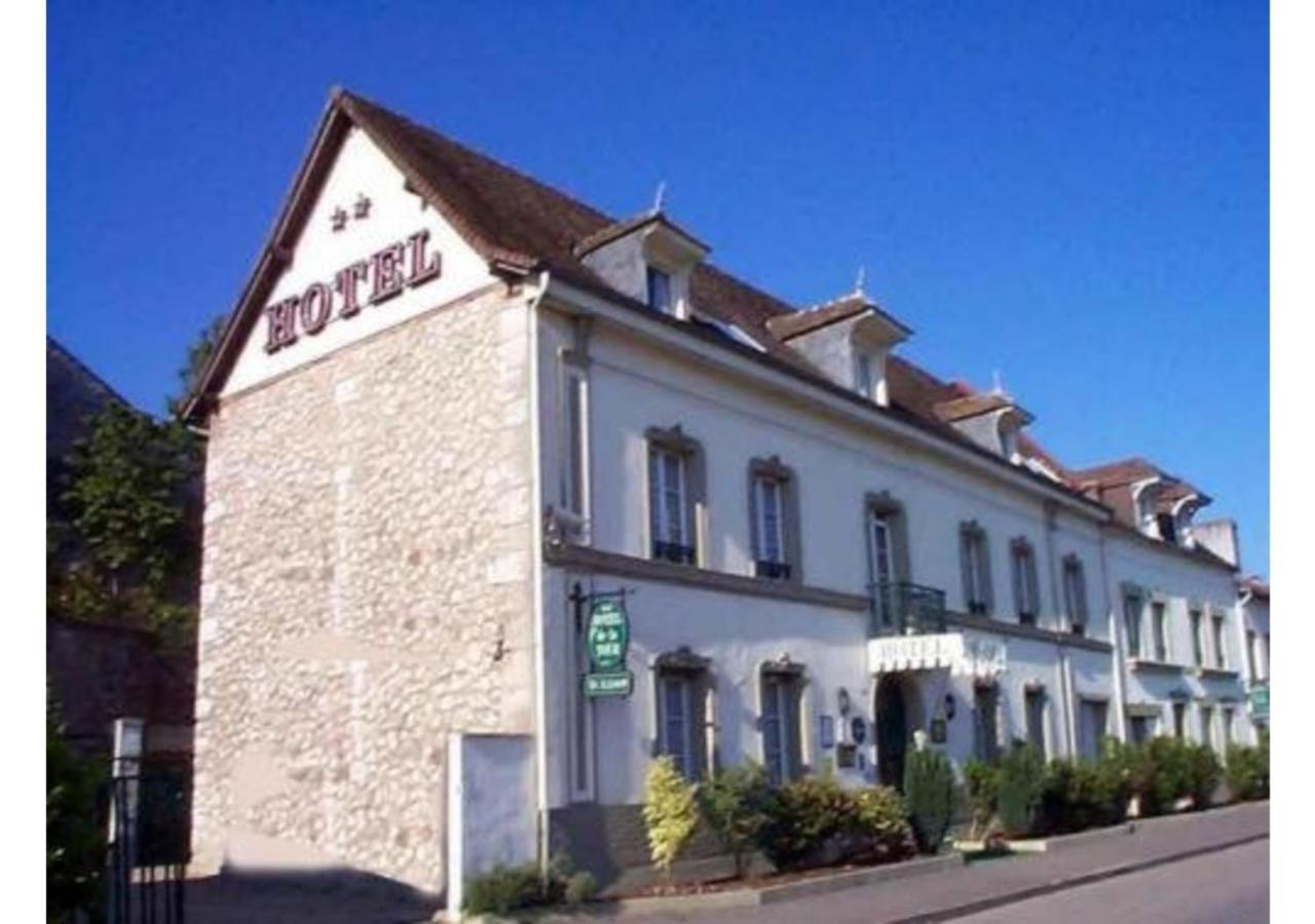 Hotel De La Tour Pont-de-lʼArche Zewnętrze zdjęcie