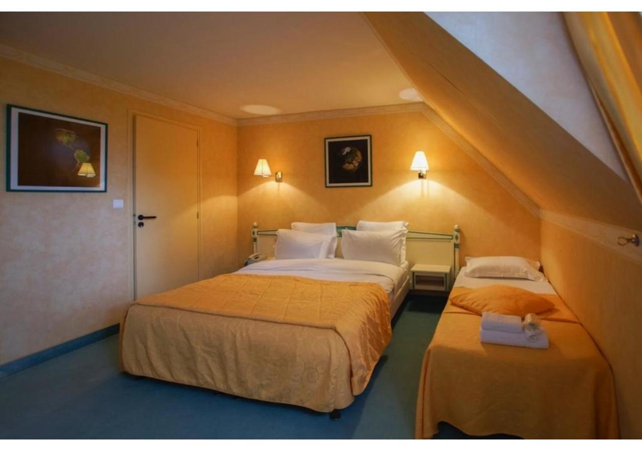 Hotel De La Tour Pont-de-lʼArche Zewnętrze zdjęcie