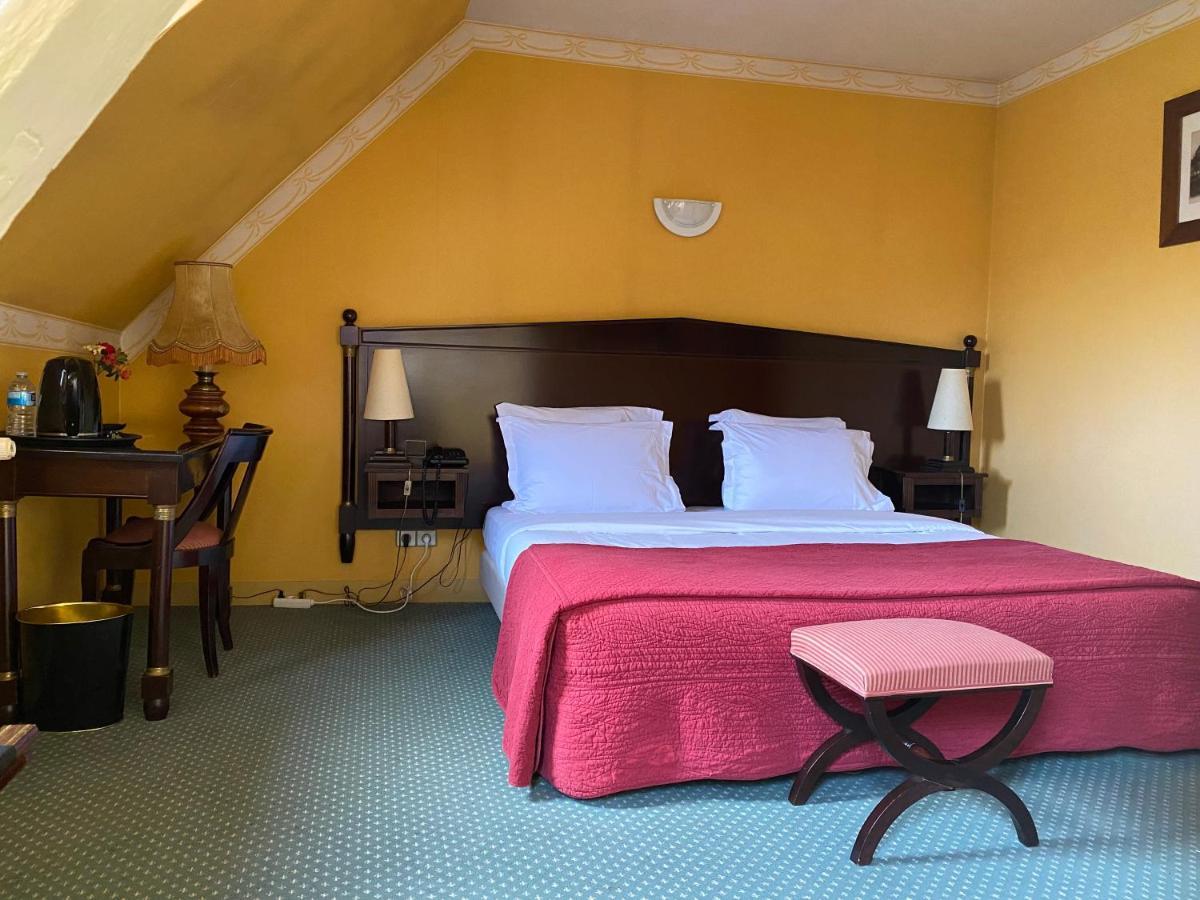 Hotel De La Tour Pont-de-lʼArche Zewnętrze zdjęcie