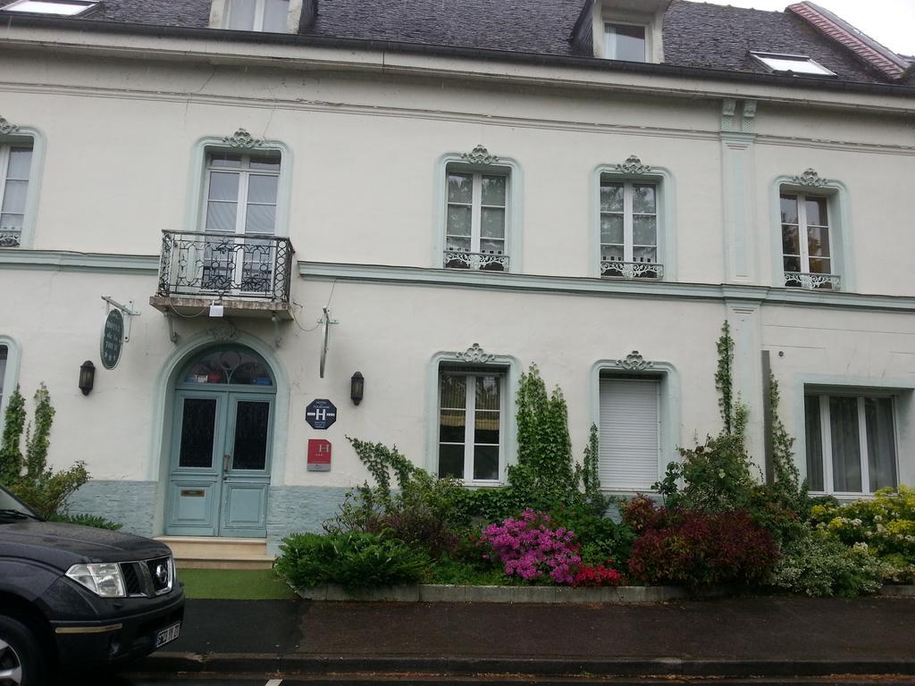 Hotel De La Tour Pont-de-lʼArche Zewnętrze zdjęcie